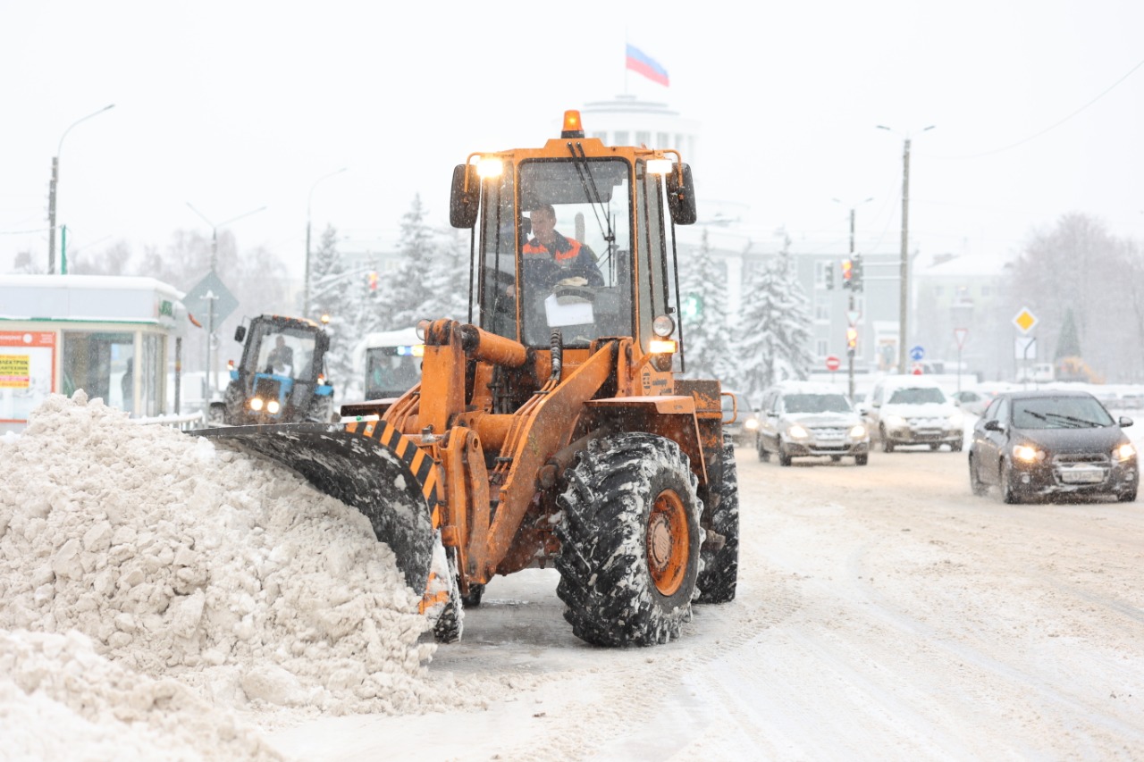 В Дзержинске приступили к вывозу снега на полигон | 08.12.2021 | Дзержинск  - БезФормата